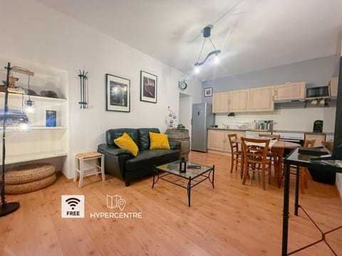 Living room, Dining area, kitchen