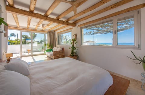 Bed, Balcony/Terrace, Sea view