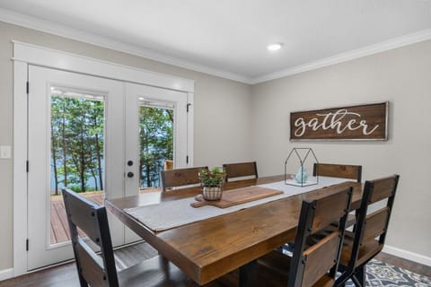 Nordin's LakeHouse, Lakefront Hideaway on Delaware Bay Sleeps 10 House in Arkansas