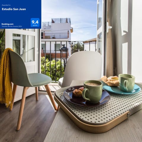 Balcony/Terrace, City view