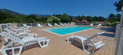 Mountain view, Swimming pool