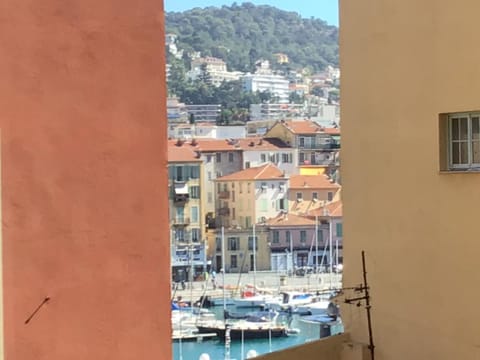 Nice port quartier antiquaire Vacation rental in Nice