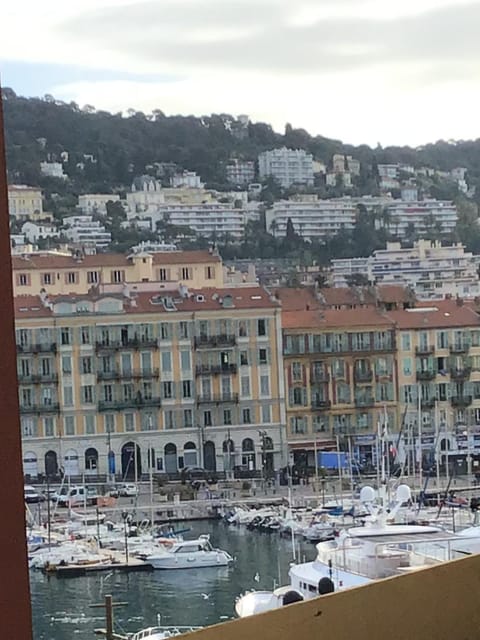 Nice port quartier antiquaire Vacation rental in Nice