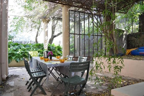 Patio, Dining area