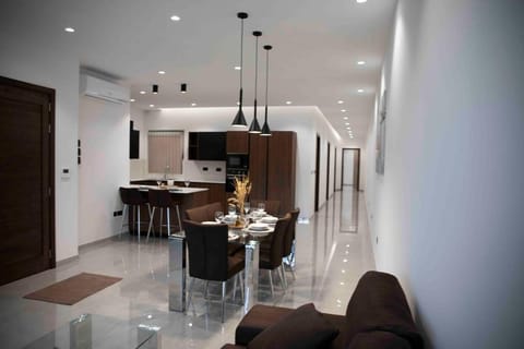 Flat 3, nearby Beaches & Countryside, with Terrace Apartment in Saint Paul's Bay