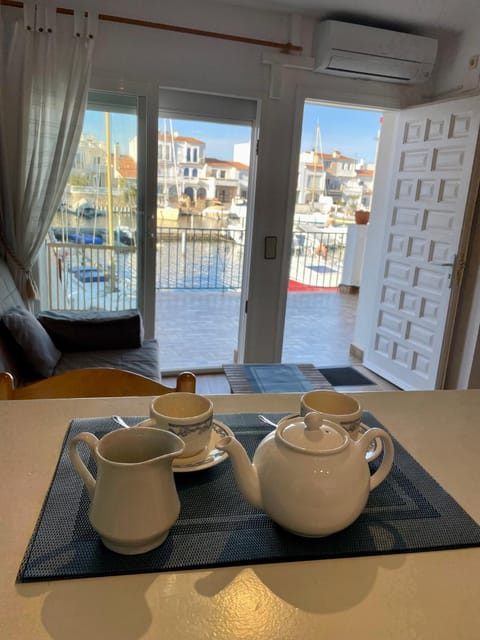 View (from property/room), Balcony/Terrace, Dining area