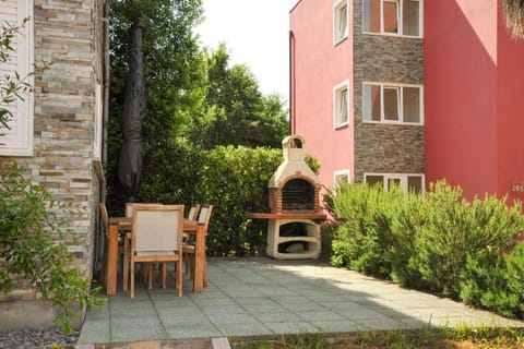 Day, Garden