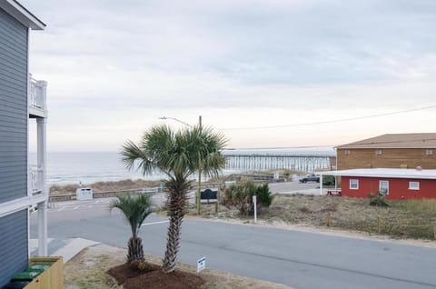 Sunny Vacations Villa by Bryant Real Estate House in Kure Beach