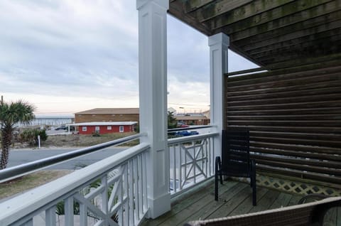 Sunny Vacations Villa by Bryant Real Estate House in Kure Beach