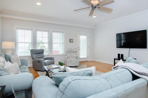 Sunny Vacations Villa by Bryant Real Estate House in Kure Beach