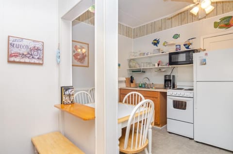 Petersons Apt A by Bryant Real Estate House in Kure Beach