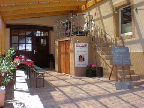 Lounge or bar, Area and facilities