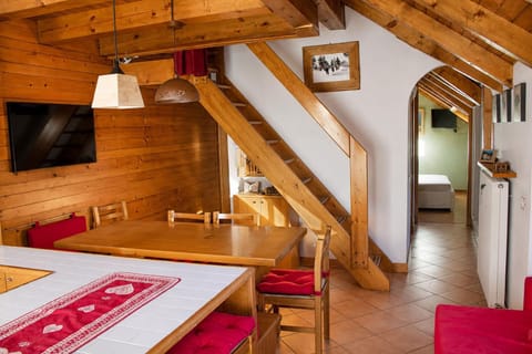 Communal lounge/ TV room, TV and multimedia, Living room, Seating area