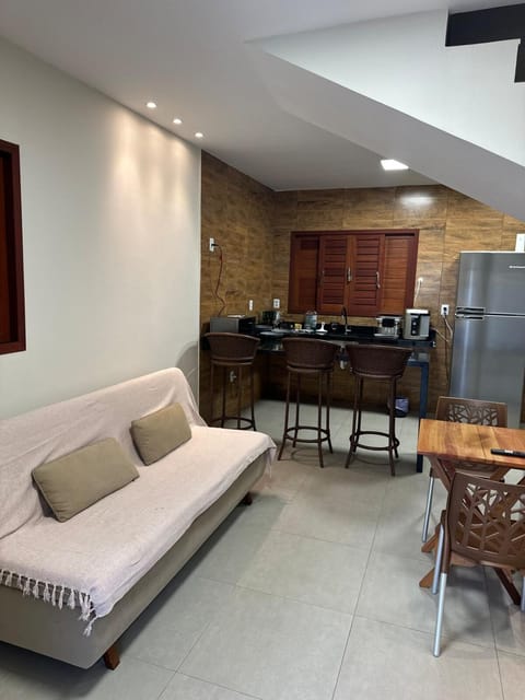Kitchen or kitchenette, Living room, Seating area, Dining area, minibar, oven, pet friendly, stove