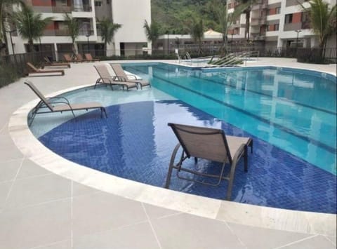Swimming pool, sunbed