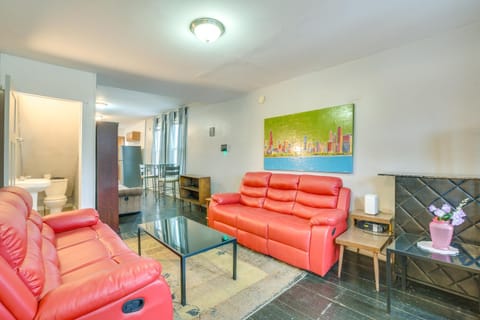 2 Mi to Red Line Chicago Home Near Sherman Park House in Chicago