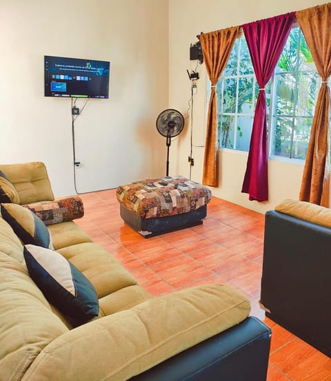 Communal lounge/ TV room