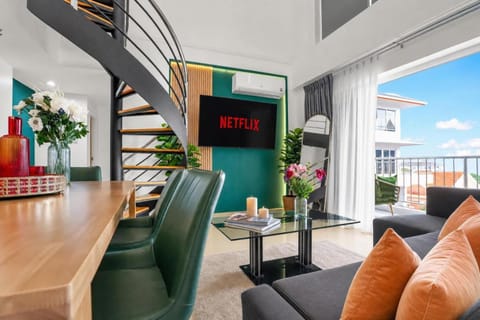 Property building, Communal lounge/ TV room, Day, TV and multimedia, View (from property/room), Living room, Photo of the whole room, Seating area, Dining area, Evening entertainment