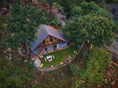 Property building, Natural landscape, Bird's eye view, Garden, Garden view