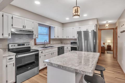 Deerfield Hideaway at Old Smokey home House in Norris Lake