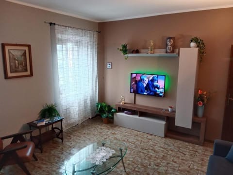Living room, Evening entertainment