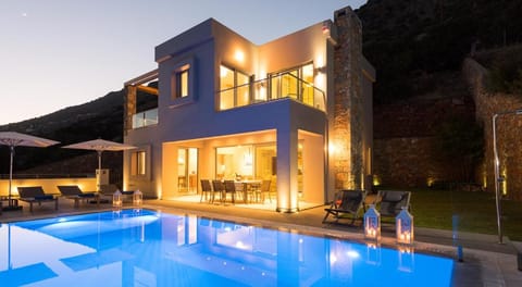 Property building, Pool view, Swimming pool