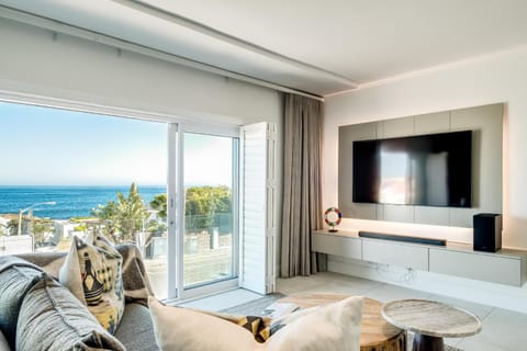 Balcony/Terrace, Living room, Seating area, Sea view