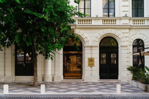 Property building, Facade/entrance