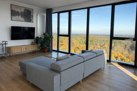 Natural landscape, TV and multimedia, View (from property/room), Living room, Seating area, Evening entertainment, Sea view, Entertainment
