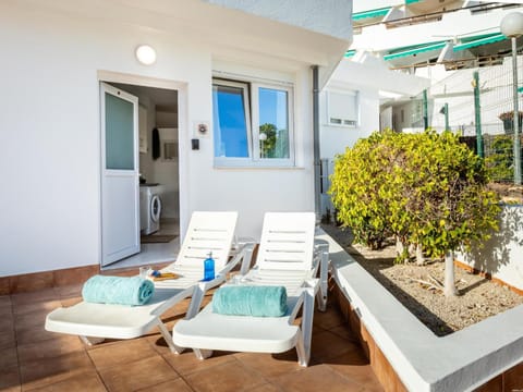 Property building, Patio, View (from property/room), Balcony/Terrace, Garden view, Swimming pool, sunbed