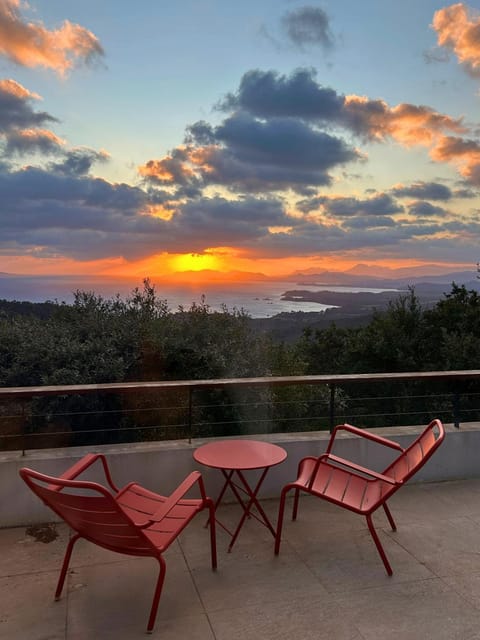 Patio, Day, Natural landscape, View (from property/room), Balcony/Terrace, Sea view, Sunrise, Sunset, sunbed