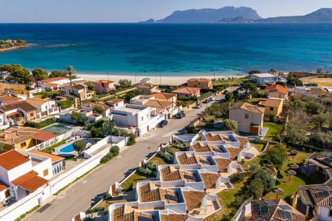 Property building, Nearby landmark, Day, Neighbourhood, Natural landscape, Bird's eye view, Beach, City view, Mountain view, Sea view, Street view, Location