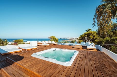 Day, Natural landscape, Hot Tub, Pool view, Sea view, Swimming pool, sunbed