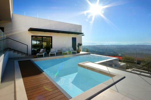 Property building, Day, Natural landscape, View (from property/room), Balcony/Terrace, City view, Mountain view, Pool view, Swimming pool, sunbed