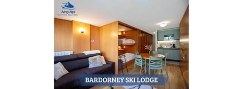 Kitchen or kitchenette, Living room, Seating area, Dining area, Bedroom, kitchen