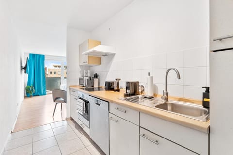 Coffee/tea facilities, Kitchen or kitchenette, dishwasher, minibar, oven, stove, toaster