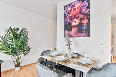 Living room, Decorative detail, Seating area, Dining area