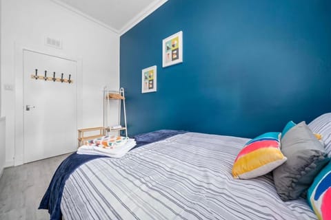 Central Kirkintilloch 2 Bed App Apartment in Scotland