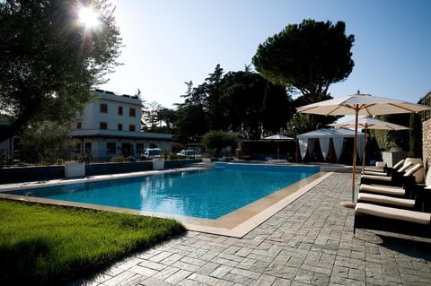 Swimming pool, Swimming pool
