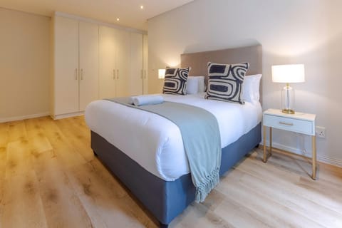 6B on Highworth House in Sea Point