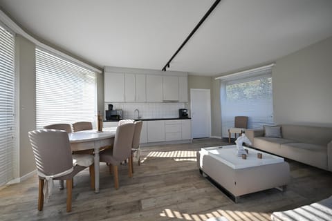 Living room, Dining area, stove