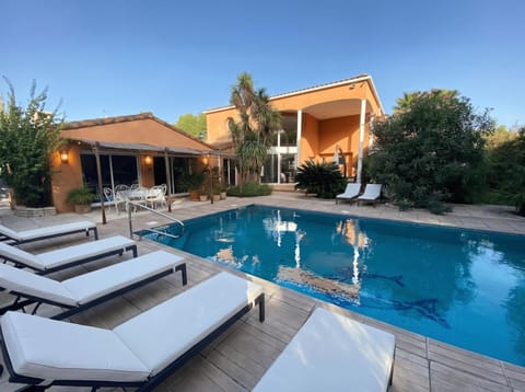 Day, Pool view, Swimming pool, sunbed