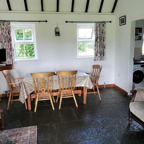 Heather Cottage 3 Bedroom House in County Mayo