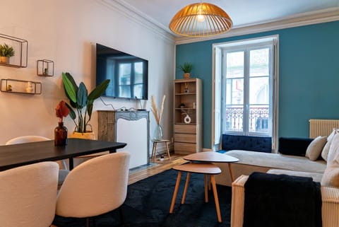 TV and multimedia, Living room, Dining area