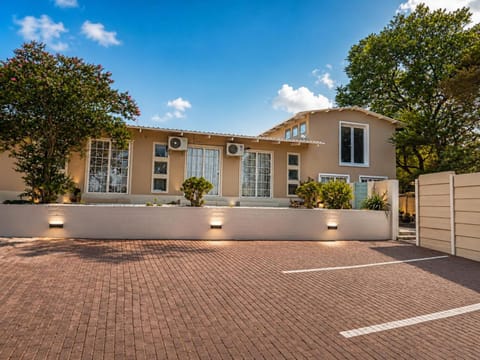 Property building, Day, Parking