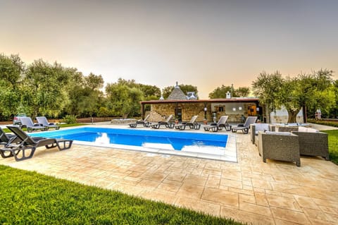 Garden, Swimming pool, sunbed