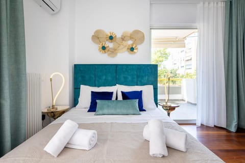 Bed, Bedroom, towels, air conditioner