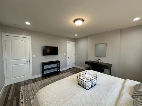 Lovely 2BR Near Downtown Area Apartment in Ohio