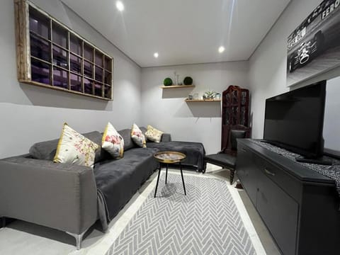 Doverhurst - Sea Point Cape Town Apartment in Sea Point