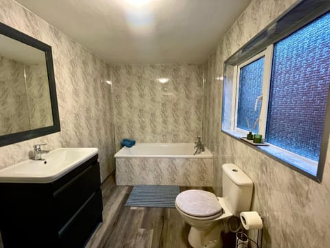 Eachtra House-minutes from city House in Belfast